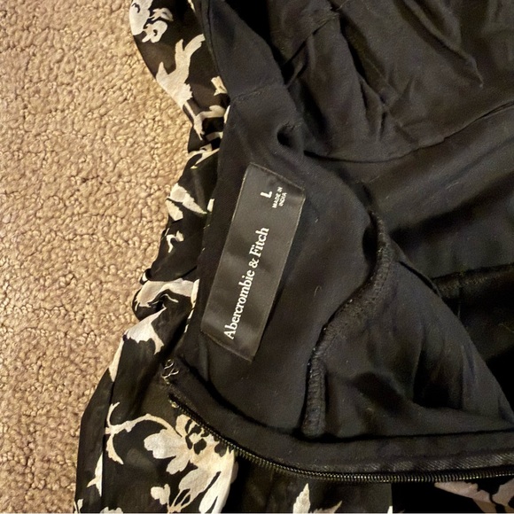 Abercrombie & Fitch Black and Cream Floral Dress - Picture 3 of 3